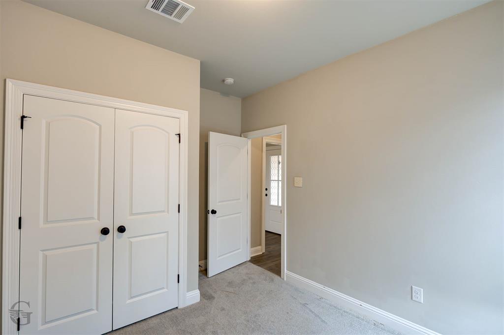 220 Berkshire Place Property Photo 7