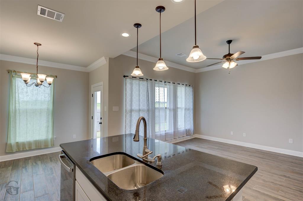 220 Berkshire Place Property Photo 15