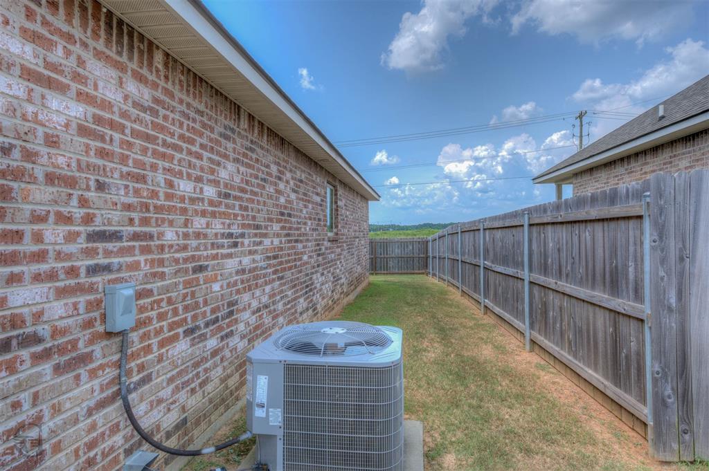220 Berkshire Place Property Photo 21