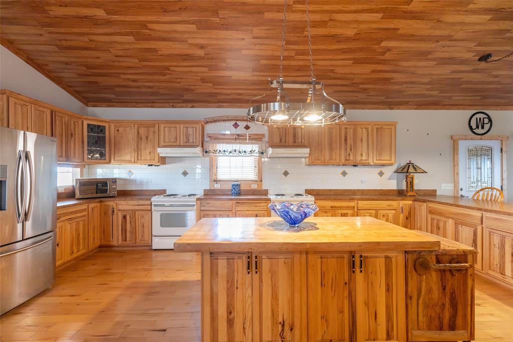 128 Fm 1657 Property Photo 9