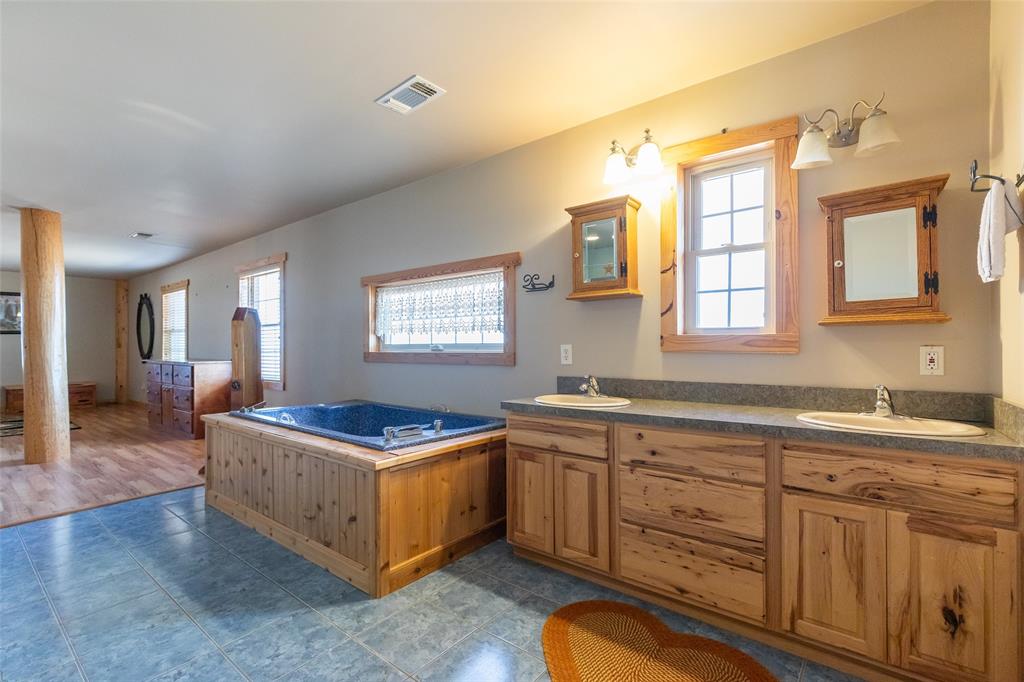 128 Fm 1657 Property Photo 24