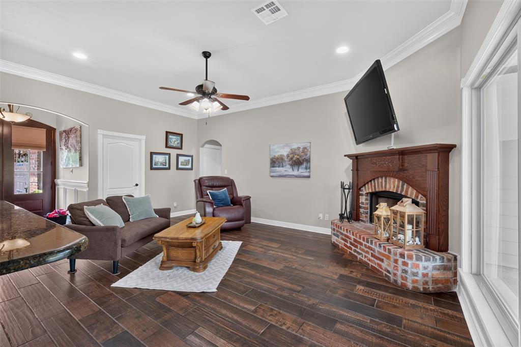 201 Ixworth Avenue Property Photo 8