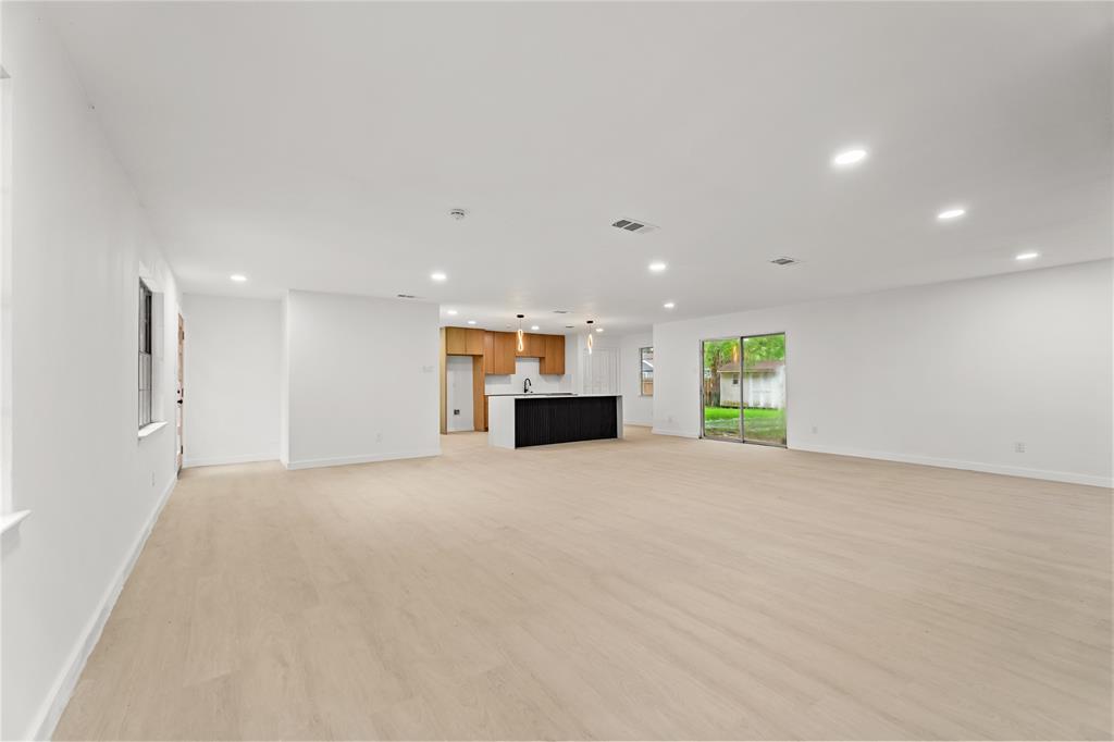 110 Hackberry Street Property Photo 7