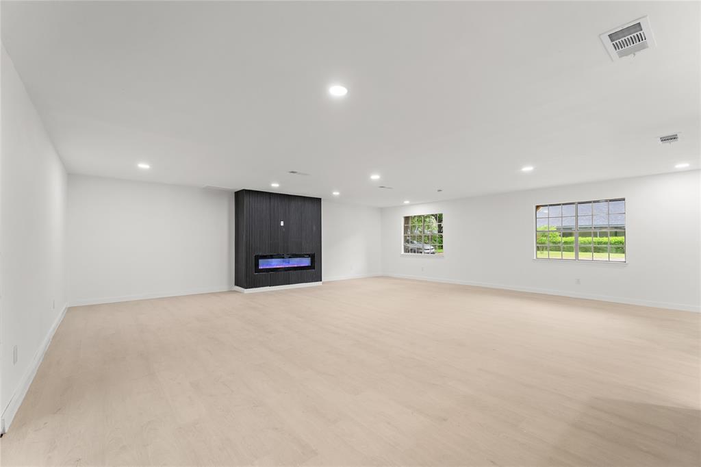 110 Hackberry Street Property Photo 10