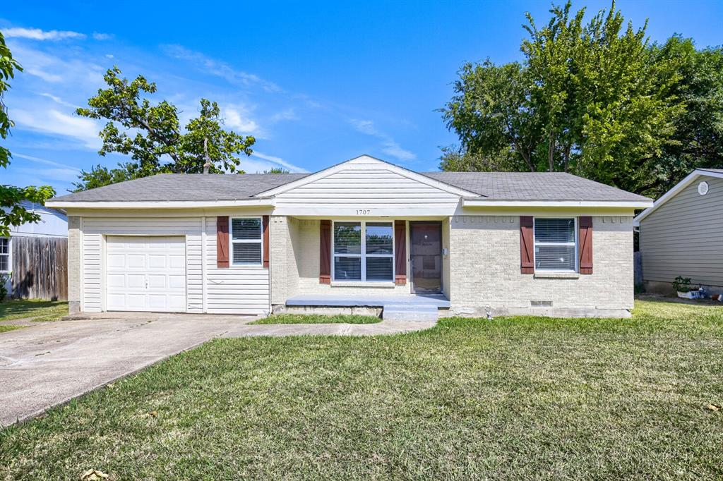 1707 Summit Street Property Photo 1