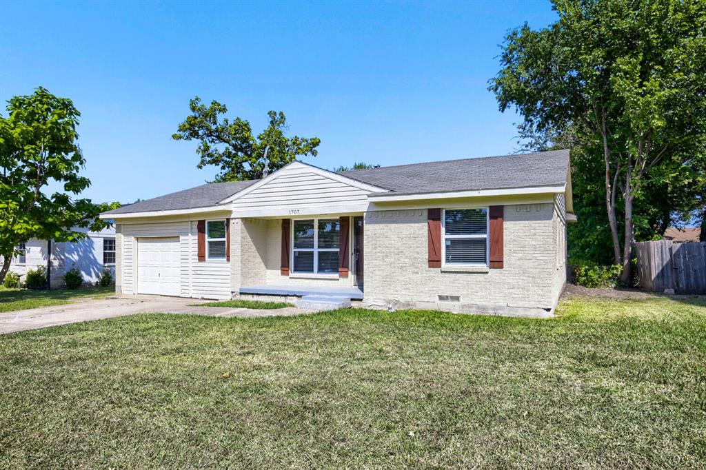 1707 Summit Street Property Photo 2