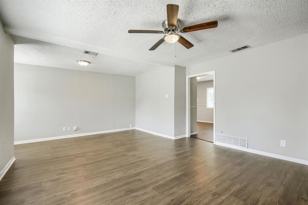 1707 Summit Street Property Photo 4
