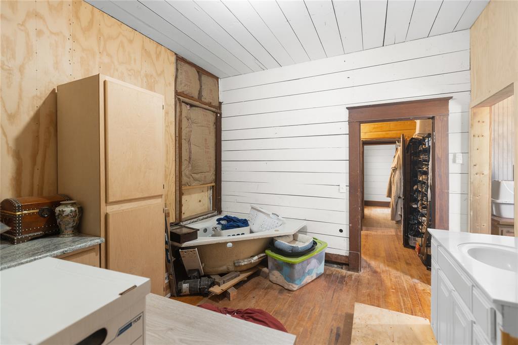 209 Pecan Street Property Photo 11