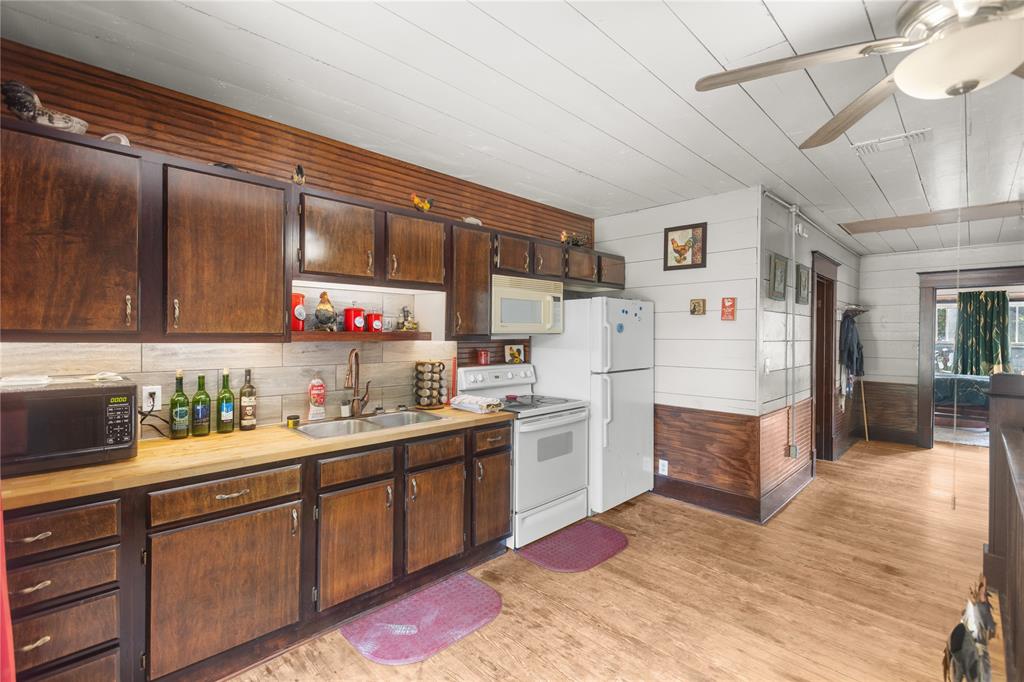 209 Pecan Street Property Photo 15