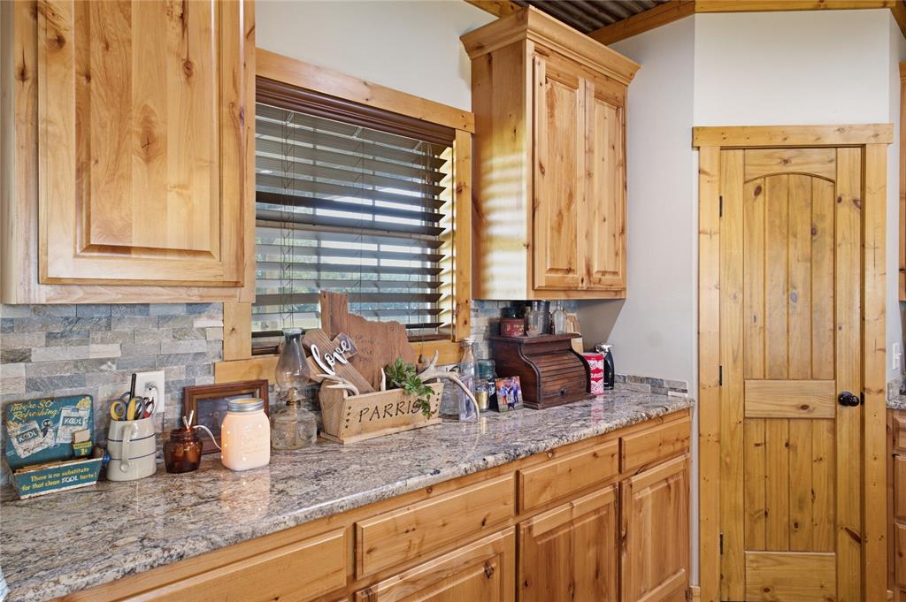 189 County Road 3090 Property Photo 11
