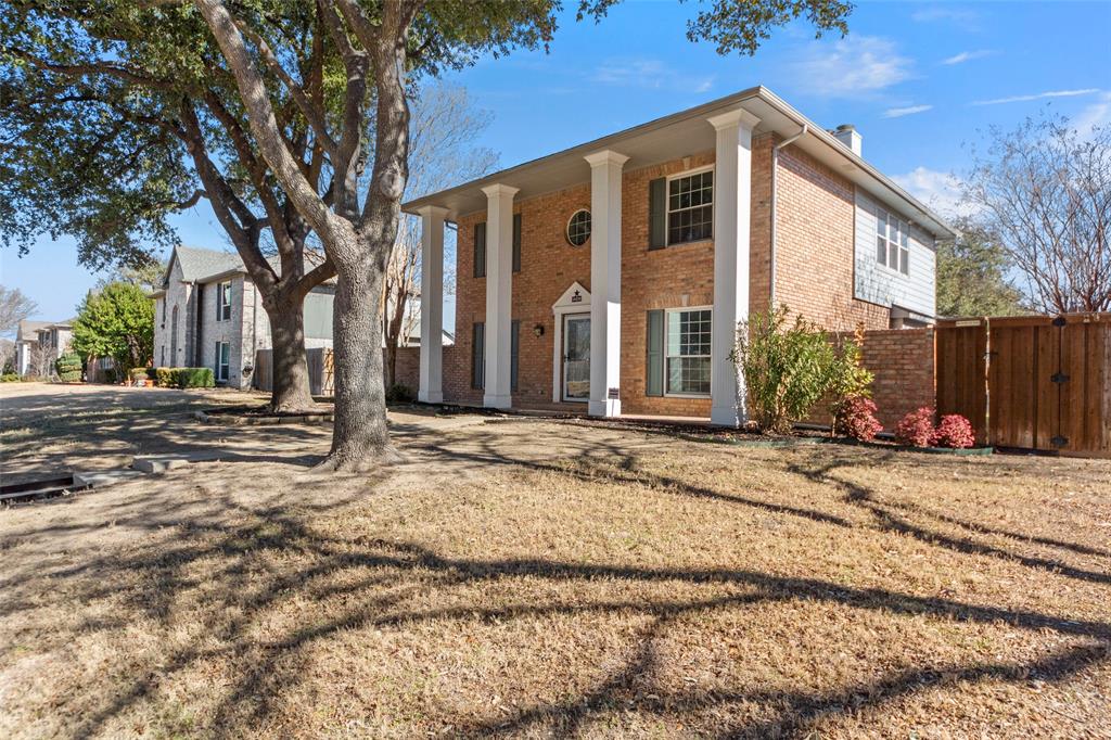 6840 Rochelle Drive Property Photo 1