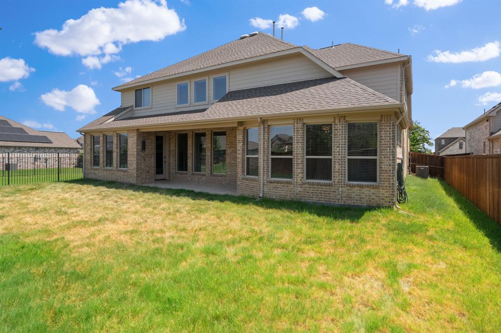 1484 Primrose Place Property Photo 4