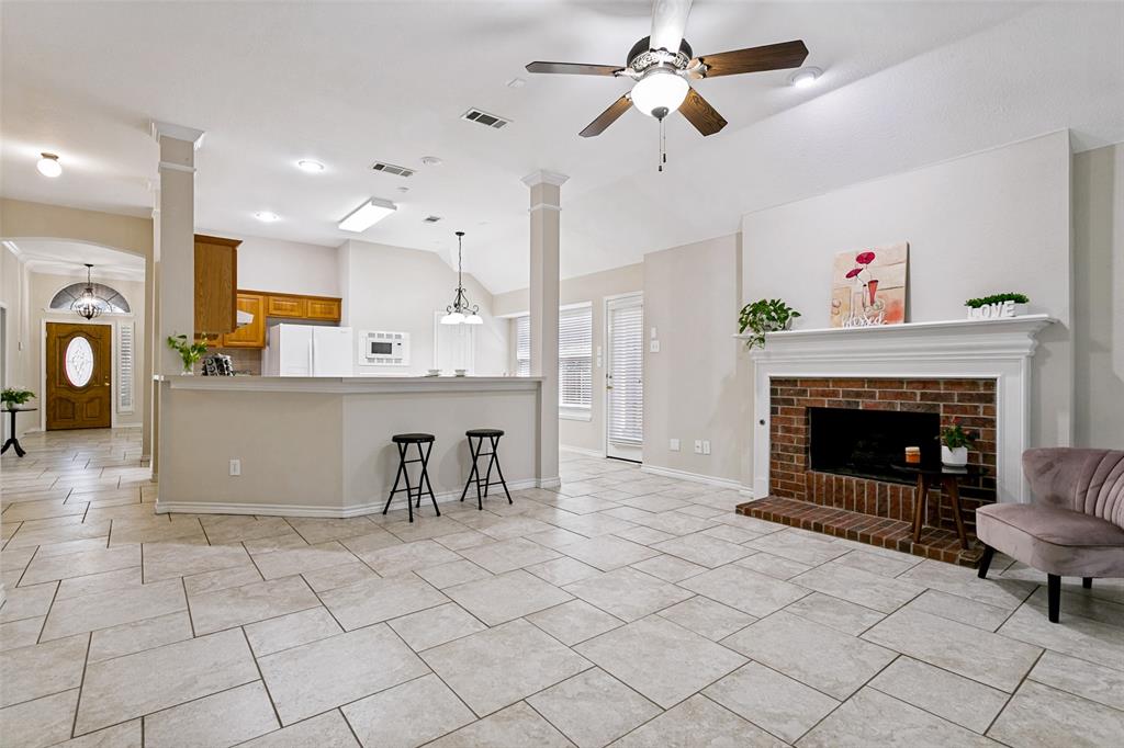 1609 Shadow Crest Drive Property Photo 6