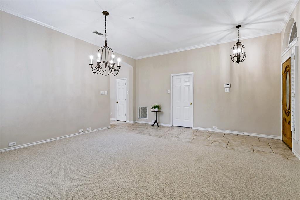 1609 Shadow Crest Drive Property Photo 8