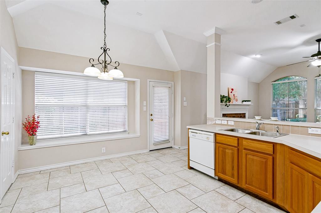 1609 Shadow Crest Drive Property Photo 13