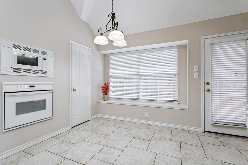 1609 Shadow Crest Drive Property Photo 14