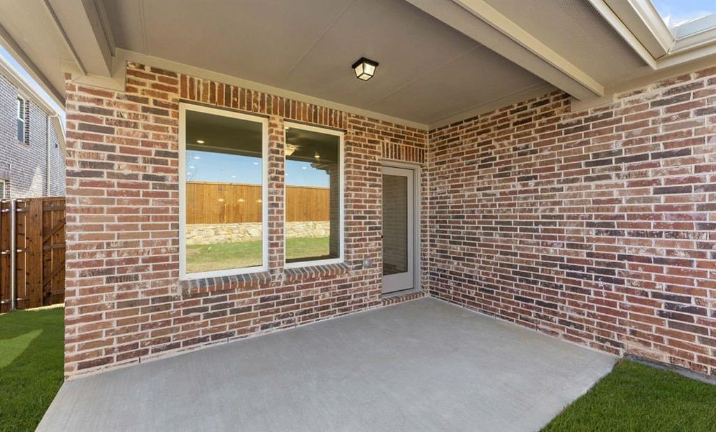4303 Bellflower Lane Property Photo 2