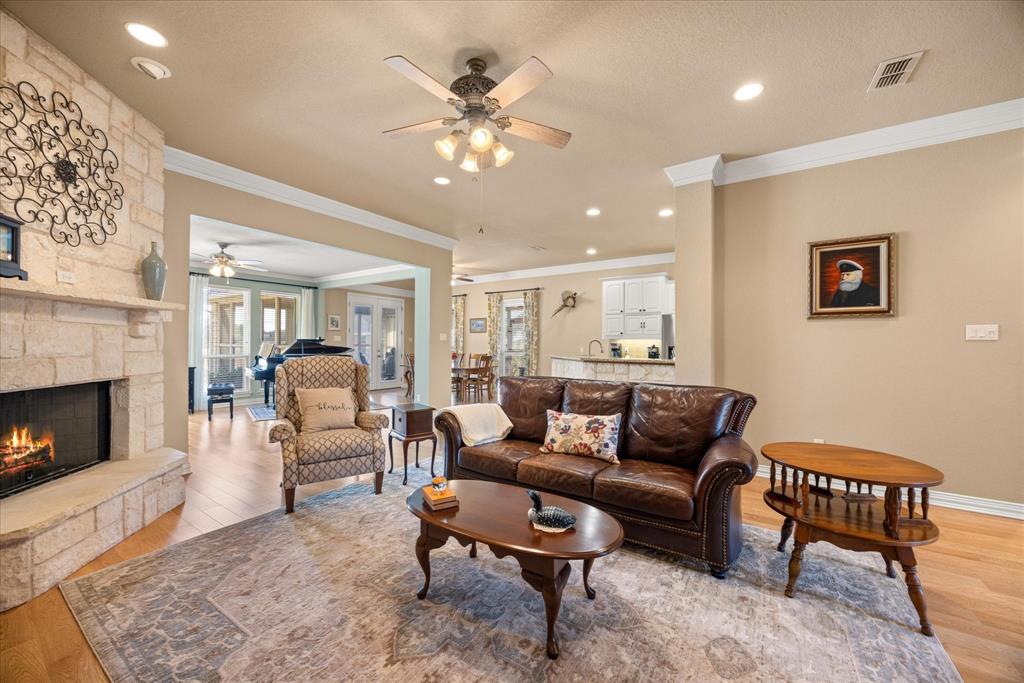 2101 W Emerald Bend Court Property Photo 4