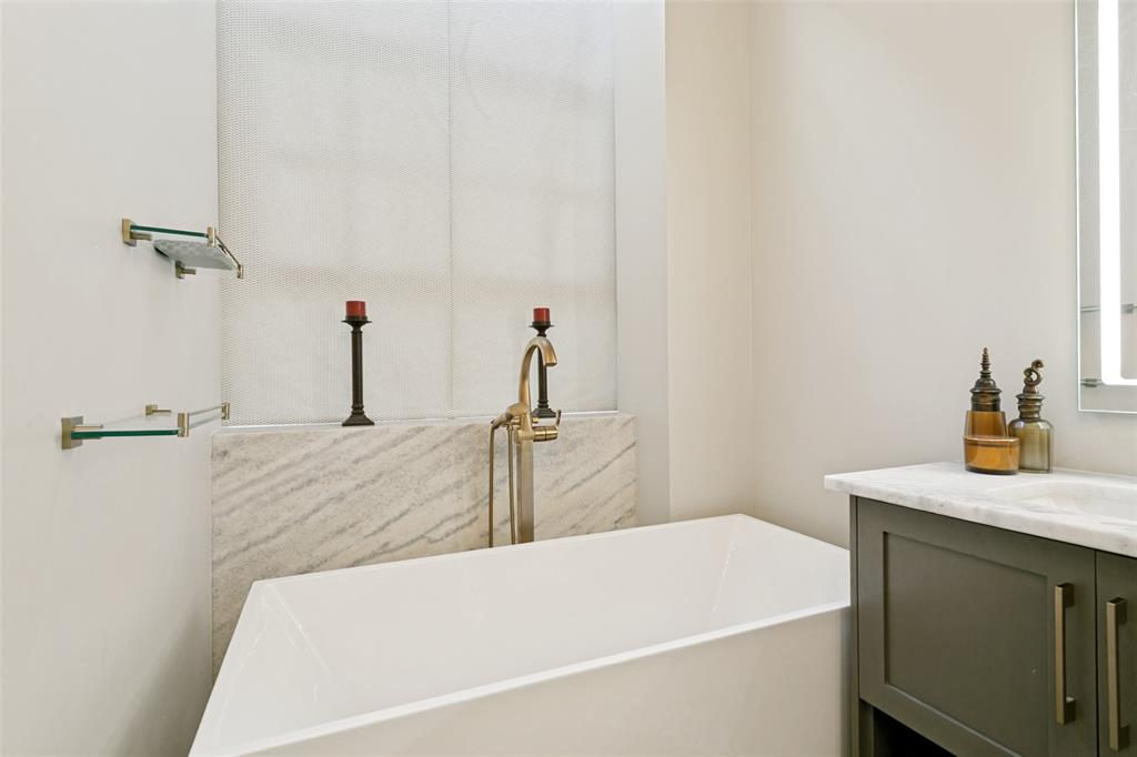 2600 W 7th Street 1715 Property Photo 12