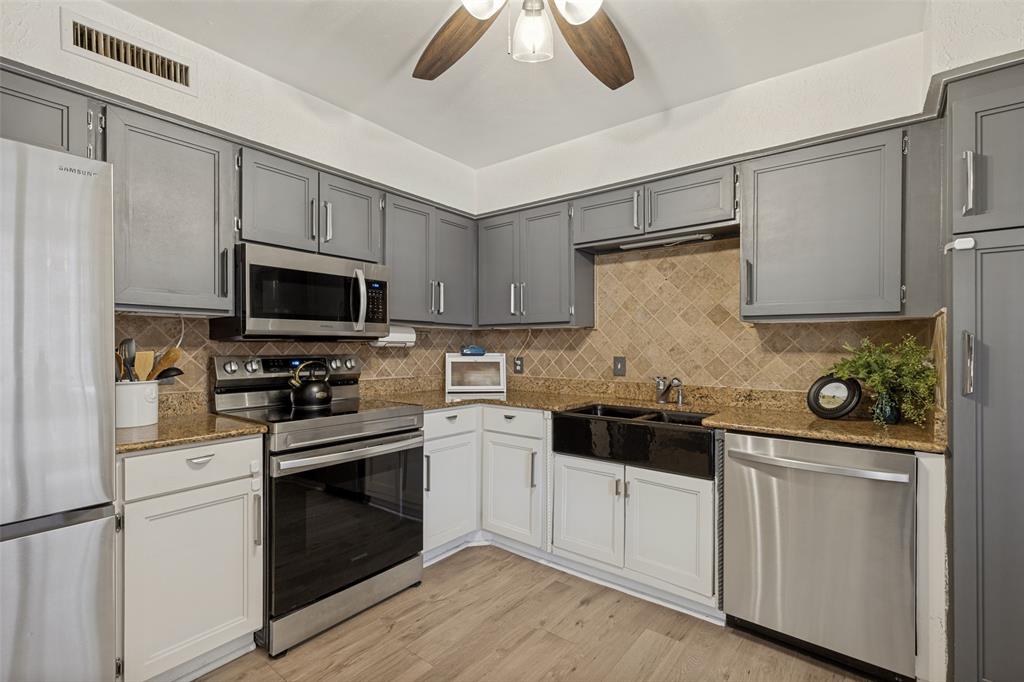 10536 Stone Canyon Road 119 Property Photo 10