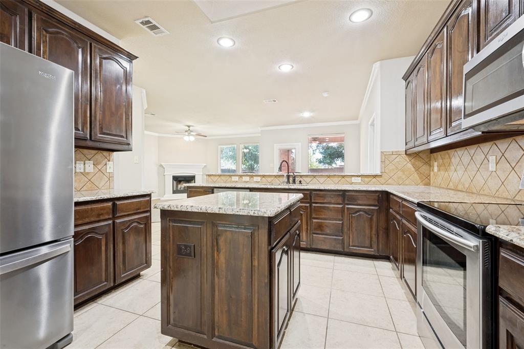 3225 Buckthorn Lane Property Photo 12