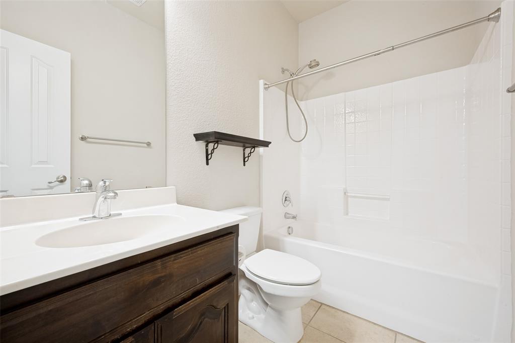 3225 Buckthorn Lane Property Photo 17