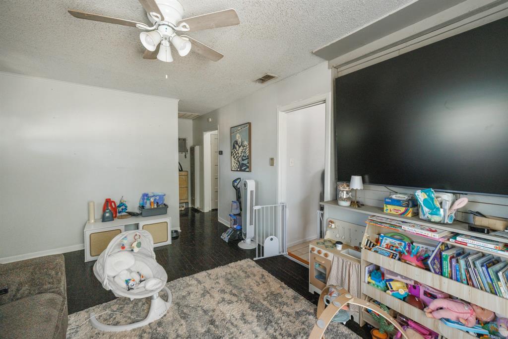 3249 S 4th Street Property Photo 4