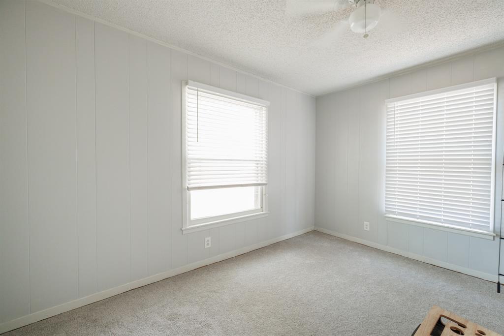 3249 S 4th Street Property Photo 10