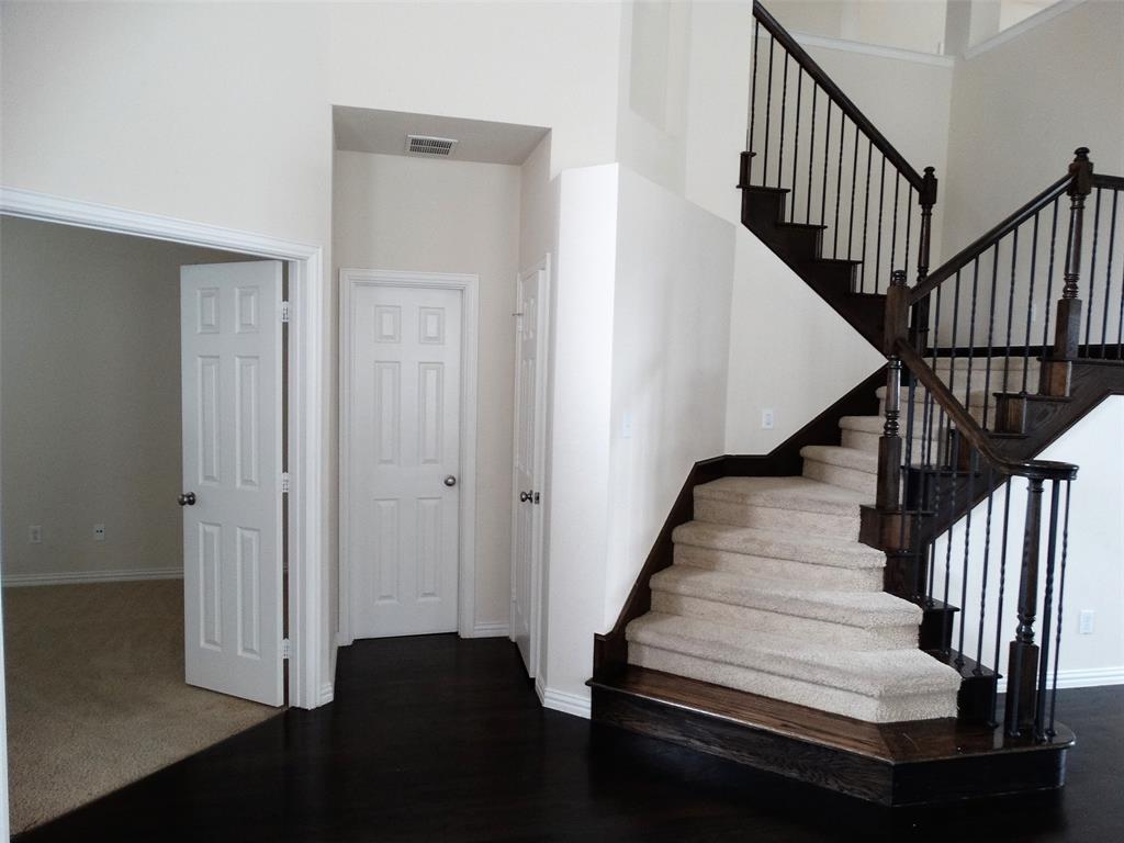 11897 Lampwick Lane Property Photo 5