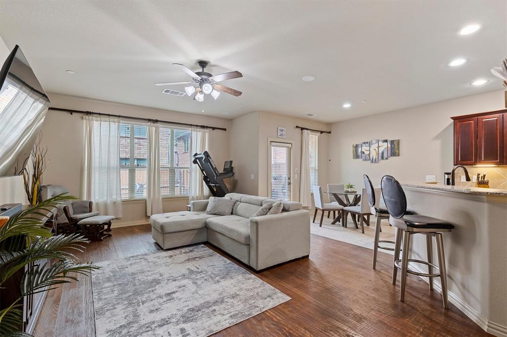 1828 Villa Drive Property Photo 3