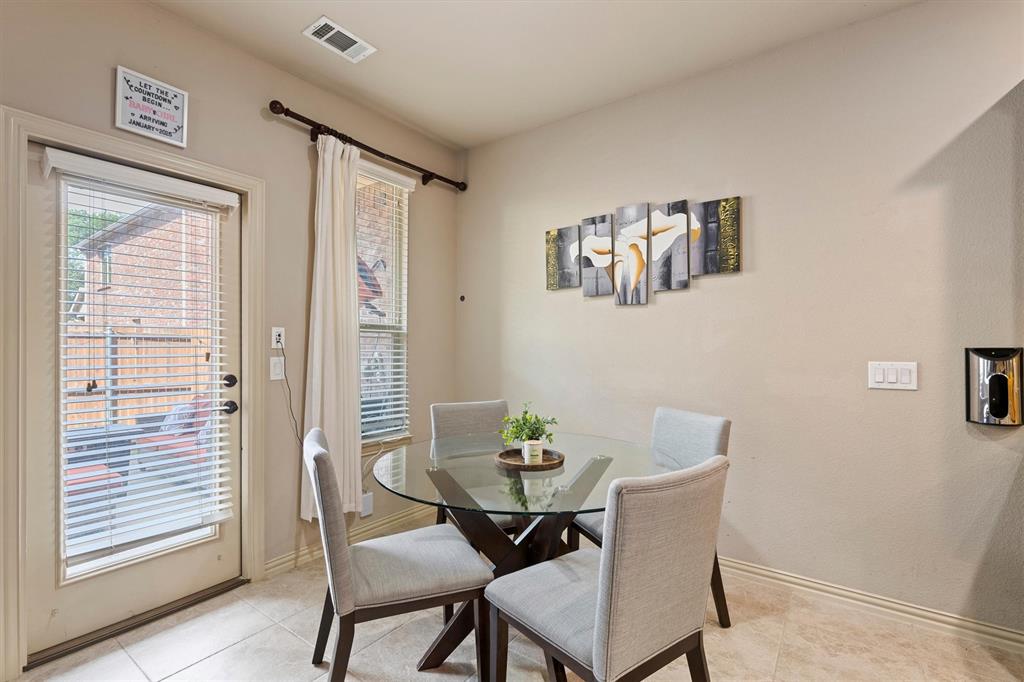 1828 Villa Drive Property Photo 10