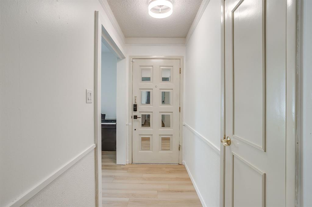 441 W Pleasantview Drive Property Photo 4