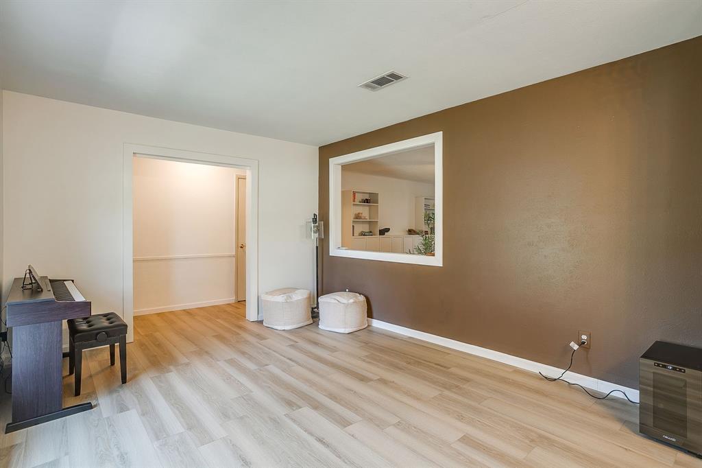 441 W Pleasantview Drive Property Photo 7