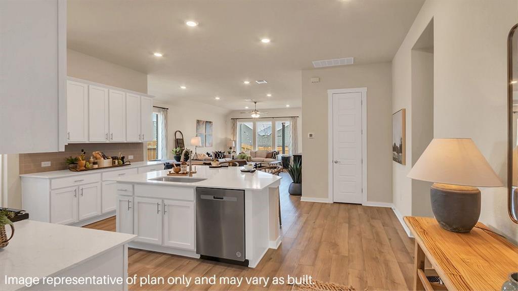 1420 Wood Vine Drive Property Photo 3