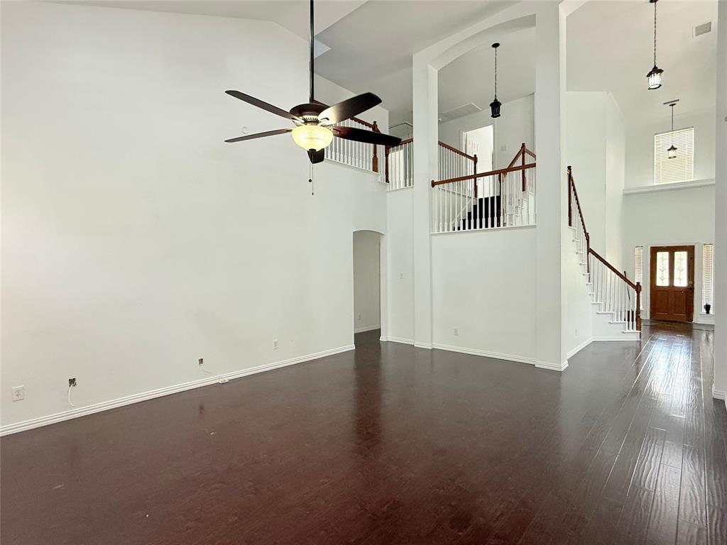 1313 Baythorne Drive Property Photo 4