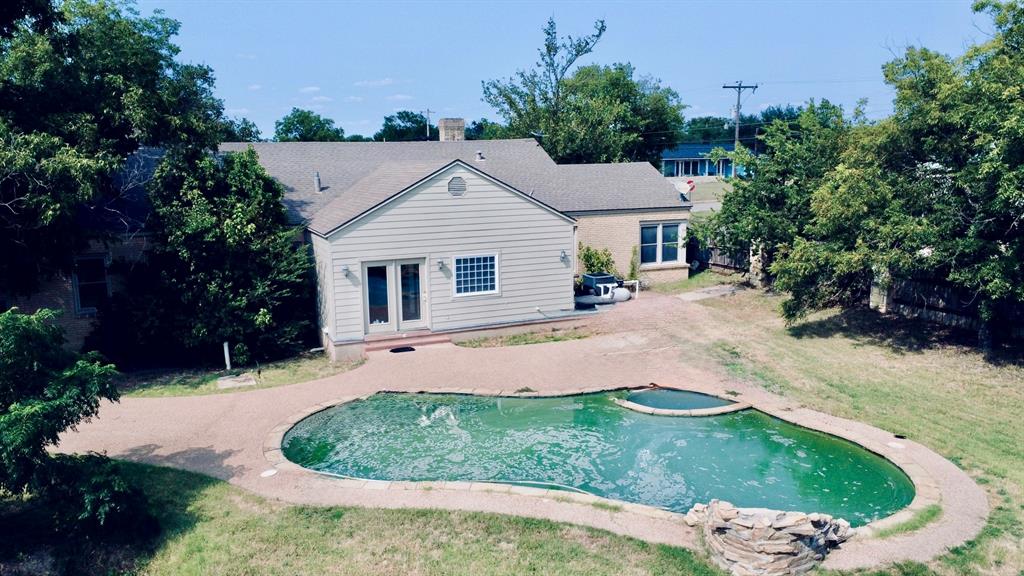 720-b E Leslie Street Property Photo 3
