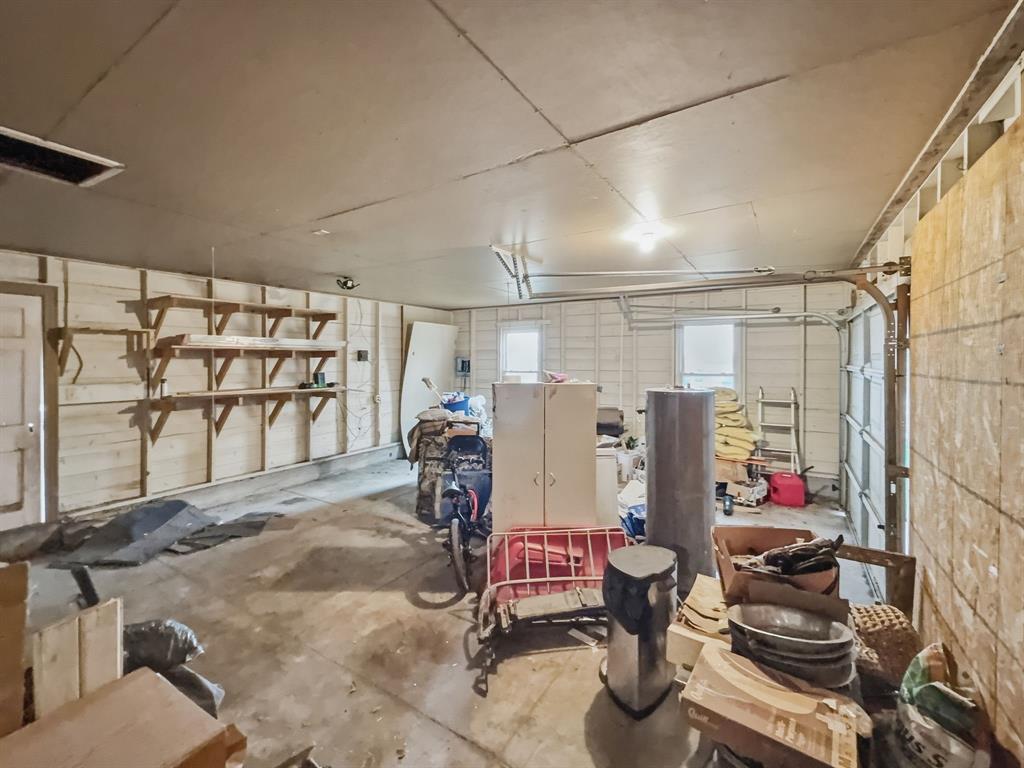 720-b E Leslie Street Property Photo 17