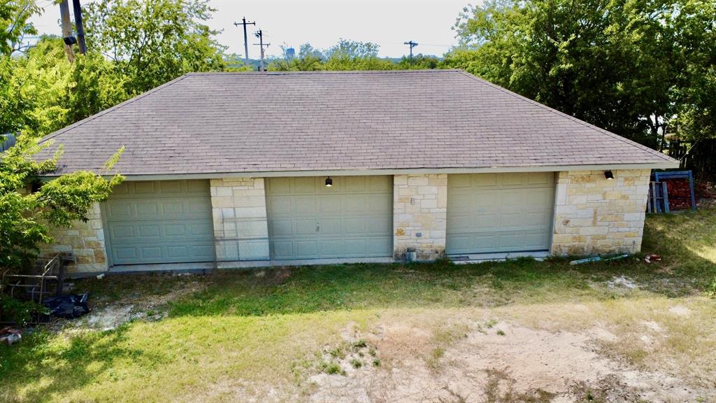720-b E Leslie Street Property Photo 21