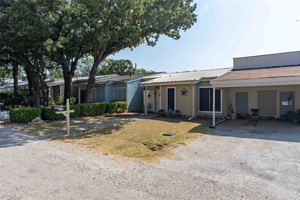 1229 Elm Court Property Photo 3