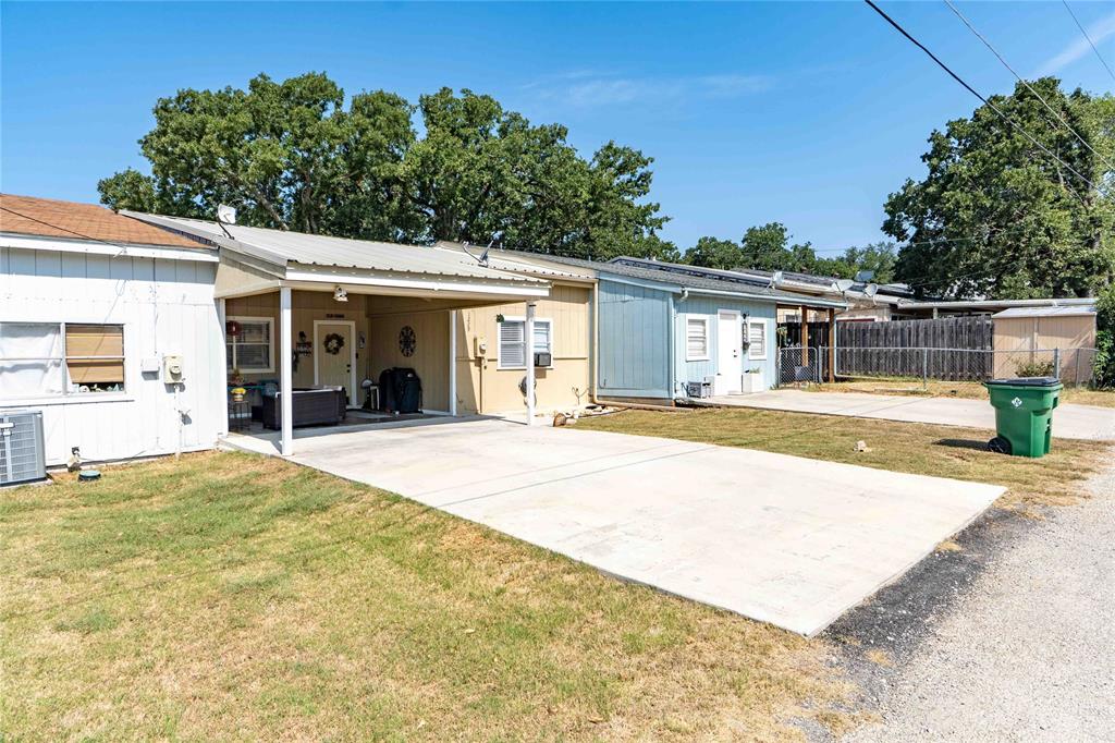 1229 Elm Court Property Photo 5
