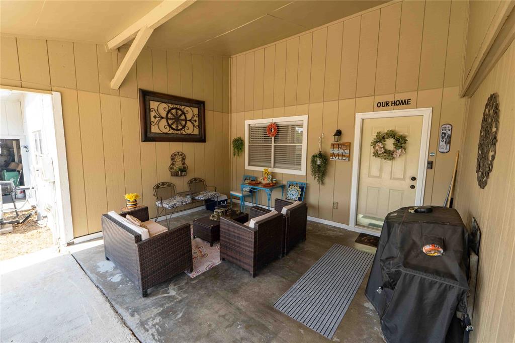 1229 Elm Court Property Photo 8