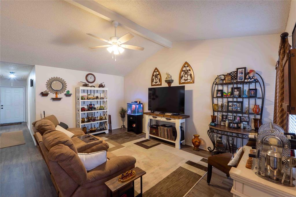 1229 Elm Court Property Photo 9