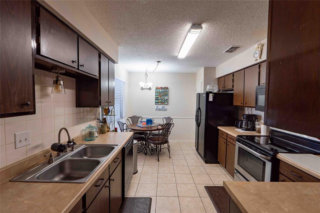 1229 Elm Court Property Photo 13
