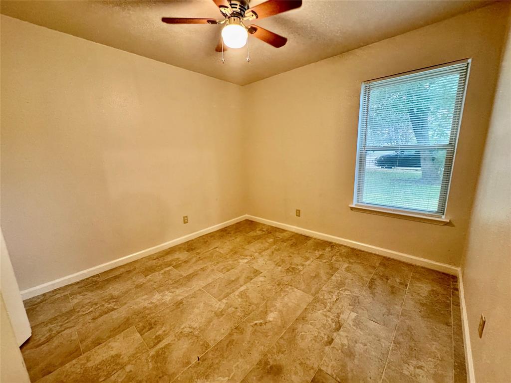 2207 Clover Park Drive Property Photo 9