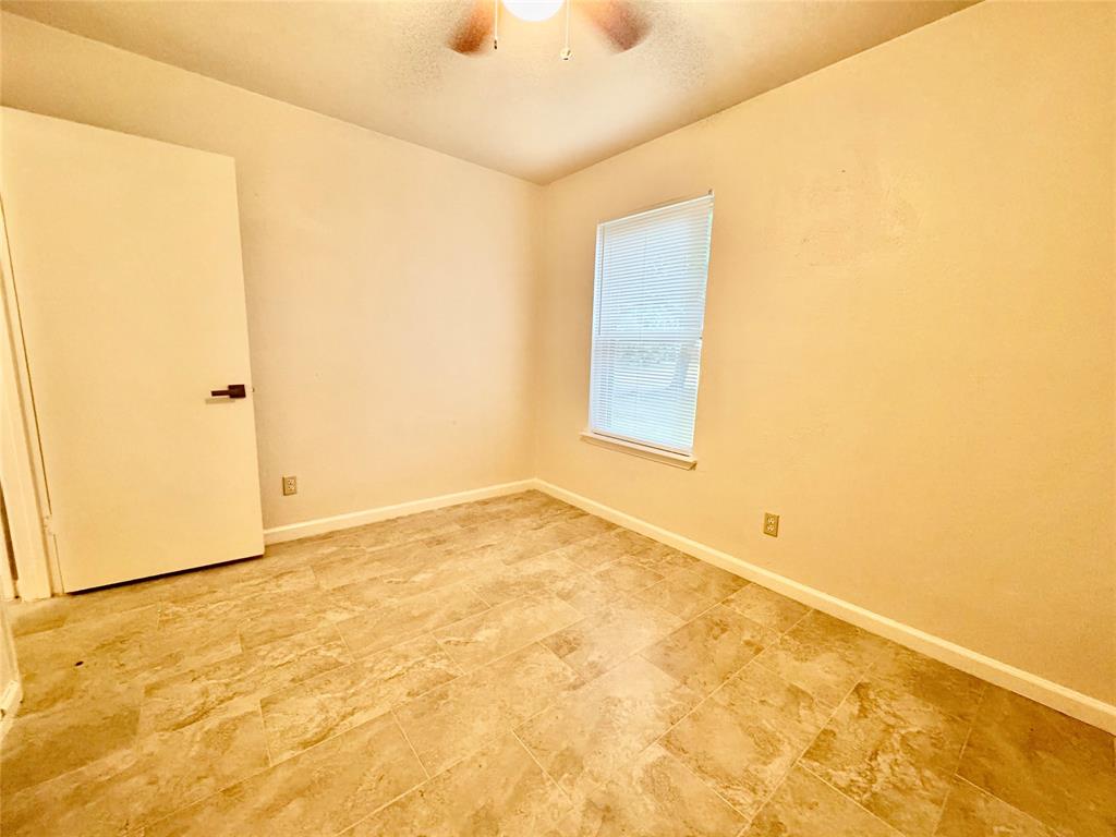 2207 Clover Park Drive Property Photo 10
