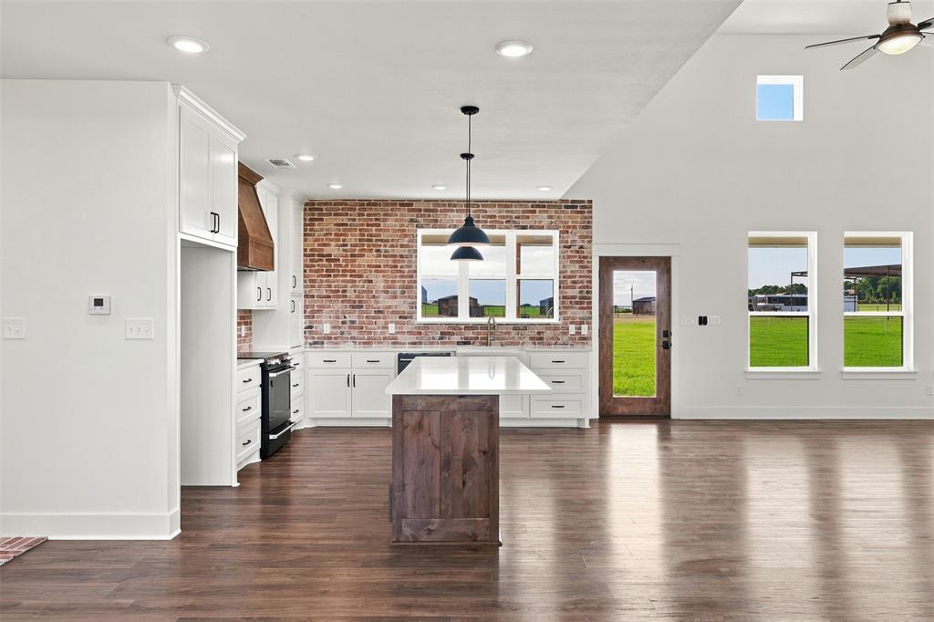 10 Keeter Lane Property Photo 15