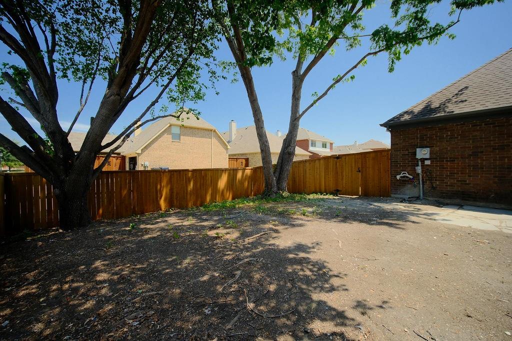 10104 Preston Vineyard Drive Property Photo 32