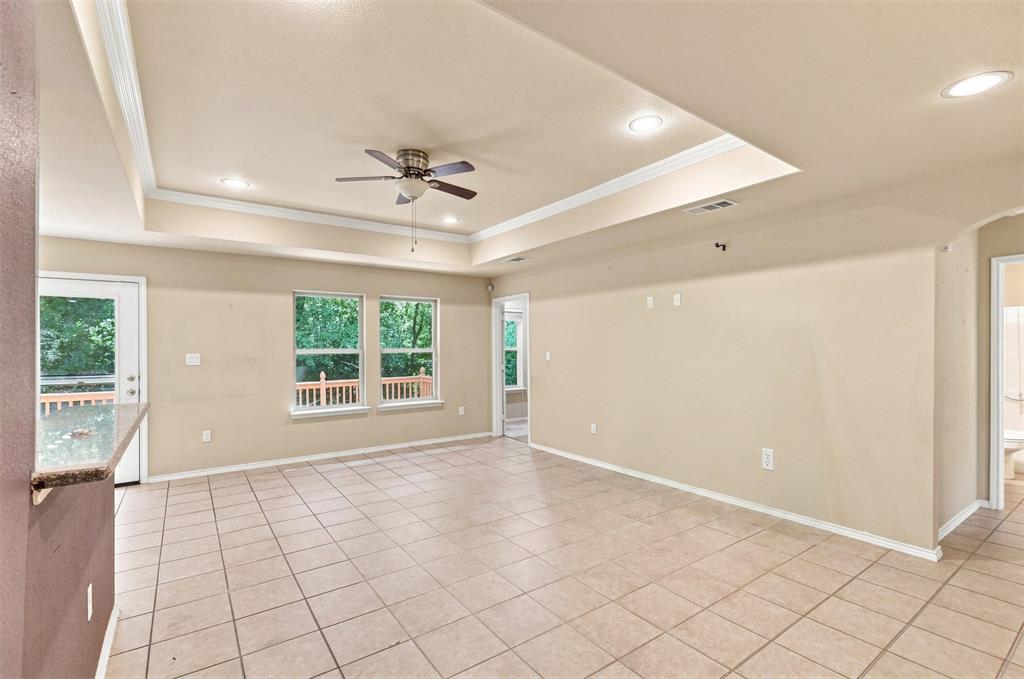 613 Therese Ct. Property Photo 4
