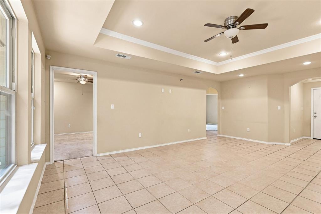 613 Therese Ct. Property Photo 6