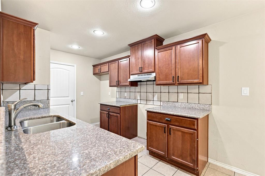 613 Therese Ct. Property Photo 9